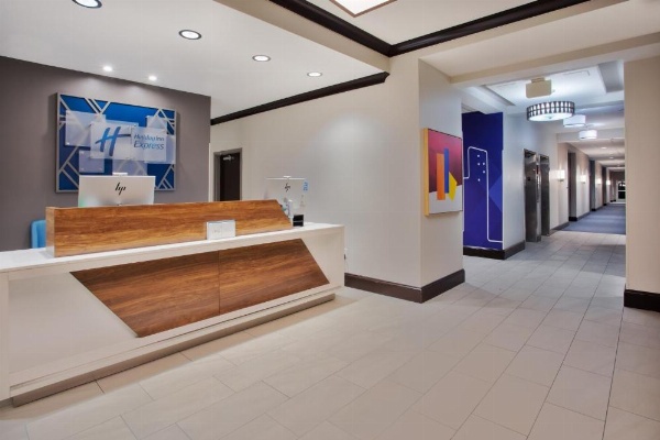 Holiday Inn Express Augusta North image 10