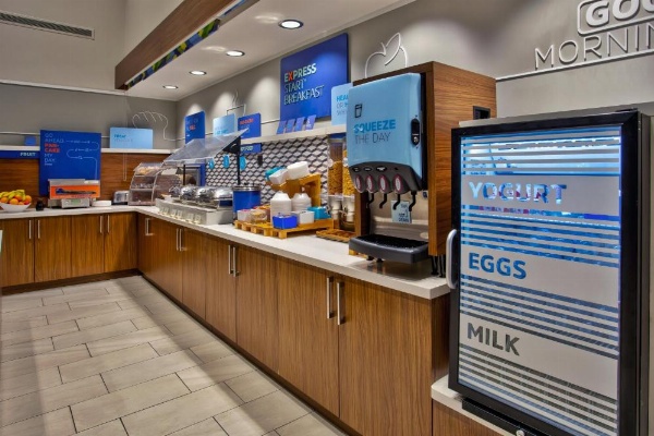 Holiday Inn Express Augusta North image 14