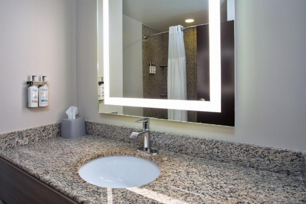 Holiday Inn Express Augusta North image 21